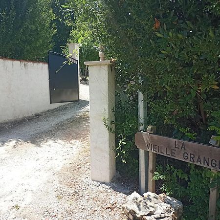 לינה וארוחת בוקר La Vieille Grange - Saint-Privat-des-Prés מראה חיצוני תמונה